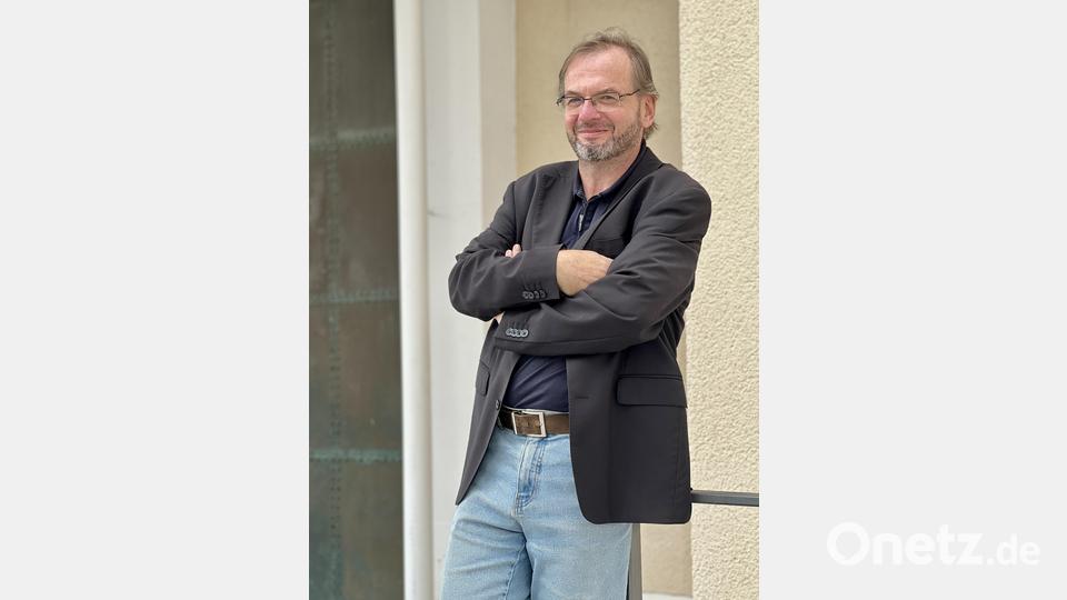 Thomas Stohldreier, seit fast 30 Jahren Pfarrer in Schirmitz, wird am Sonntag 60. Bild: Eichl