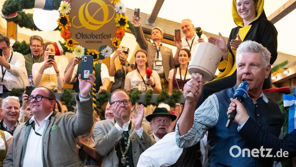 Auftakt zum Oktoberfest. Dieter Reiter (SPD), Oberbürgermeister von München beim traditionellen Fassanstich. Bild: Sven Hoppe