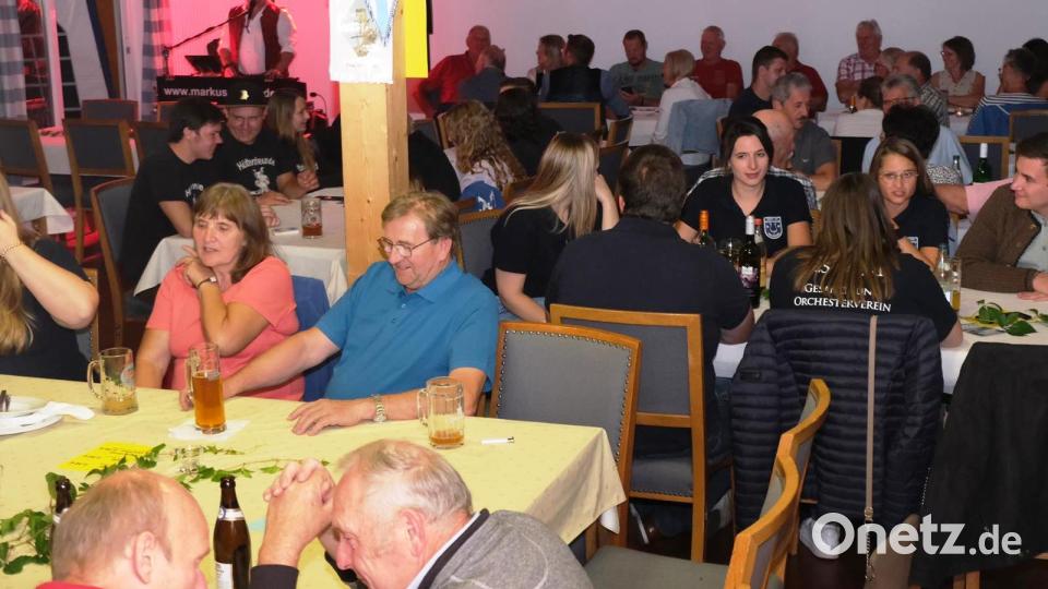 Das Zoigl- und Weinfest des &quot;Schalob&quot; kam gut bei den Gästen an. Bild: fvo