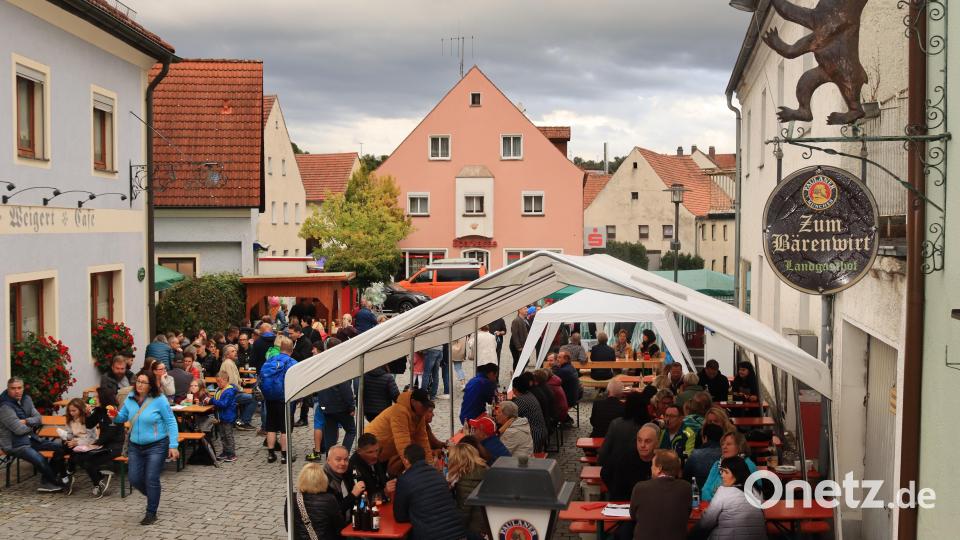 Der Marktplatz und die Hauptstraße waren gut besucht. Bild: mrr