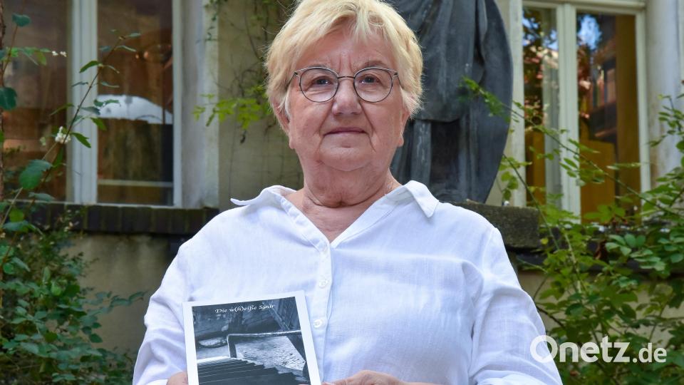 Helma Koch präsentiert ihren neuen Regionalkrimi &quot;Die w(h)eiße Spur&quot;. Bild: Stephan Huber