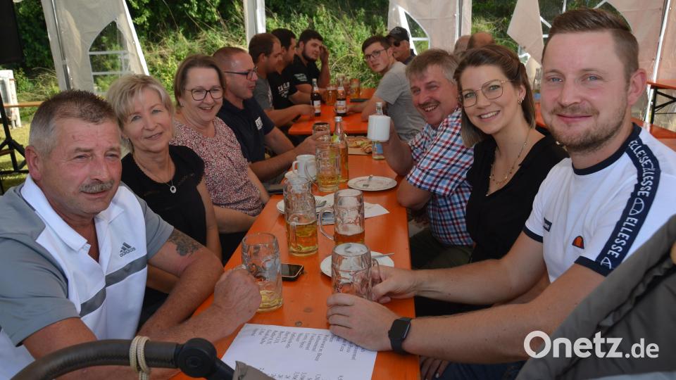 Viele Familien nutzen den Kaiserwetter-Sonntag zu einem geselligen Beisammensein. Bild: dob