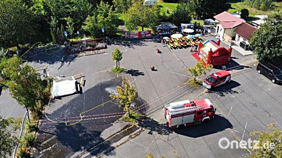 Der Parkplatz am Bad bot genügend Raum für Aktionen. Bild: FFW Brand/exb
