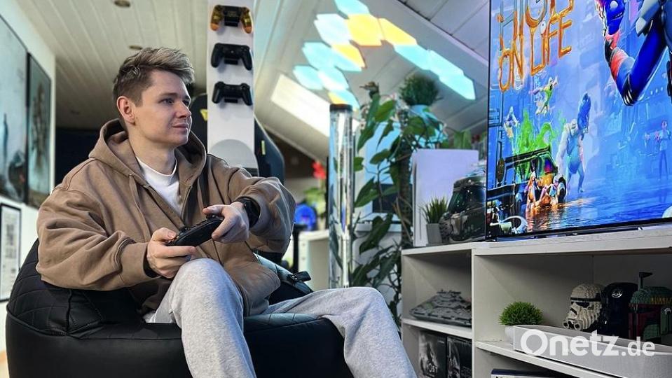 Er spielt auch liebend gerne Videospiele und sammelt allerlei Sachen aus der Popkultur. Bild: Dominik Mark