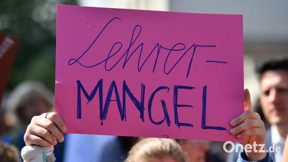 &quot;Der Lehrermangel ist so groß wie nie&quot;, sagt Manuel Sennert, Oberpfälzer Bezirksvorstand des Bayerischen Lehrer- und Lehrerinnenverbands (BLLV). Symbolbild: Martin Schutt/dpa