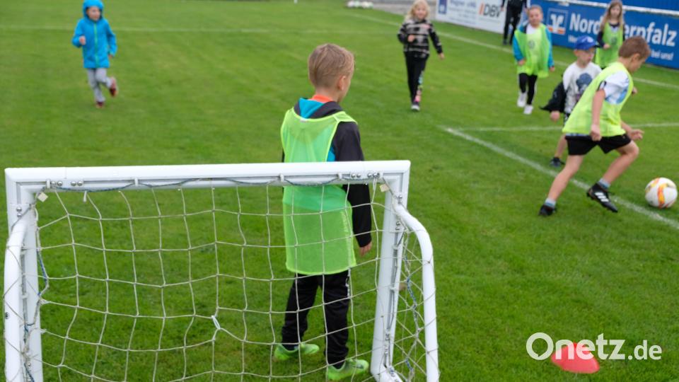 In kleinen Spielformaten gingen die Kids auf Torejagd. Bild: do