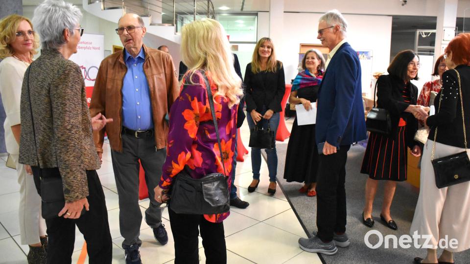 Rund 50 Gäste freuten sich über die gelungene Vernissage. Bild: ubb