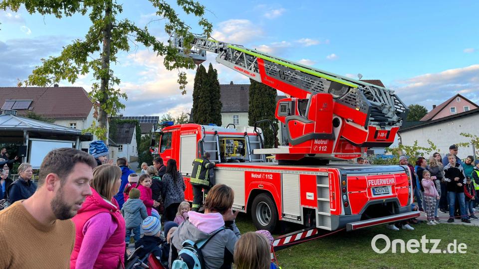 Ein großer Anziehungspunkt für die Besucher war die Drehleiter. Bild: Michael Roith