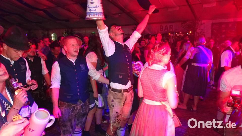 Ausgelassene Stimmung vor der Bühne. Bild: hm
