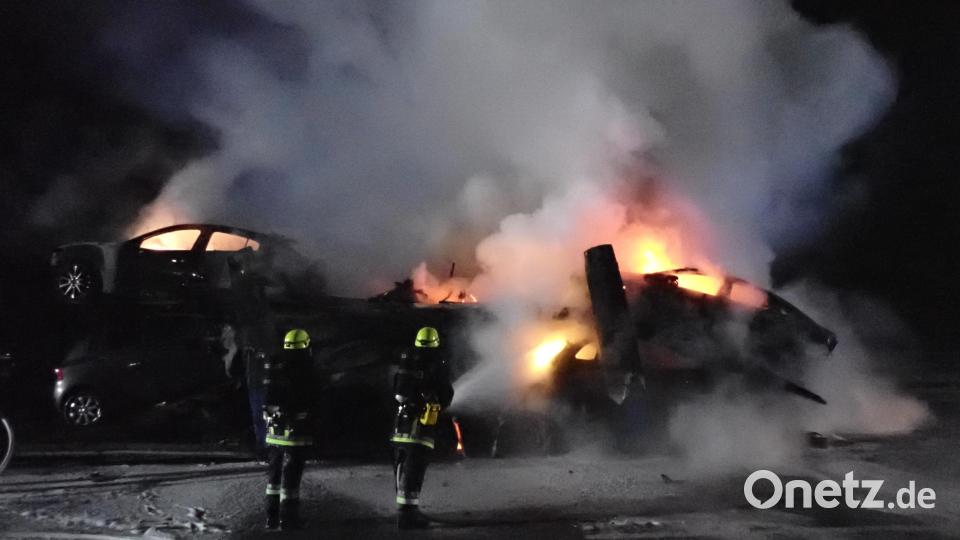 Brand auf der A3. Bild: Amtes für Brand- und Katastrophenschutz der Stadt Regensburg