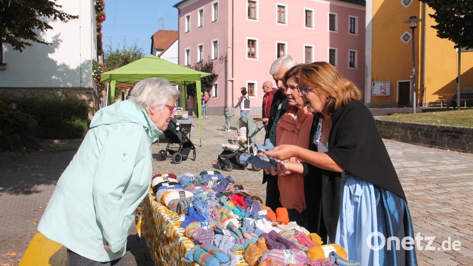 Die kältere Jahreszeit kann kommen. Dafür sollen Wollsocken sorgen. Bild: pi