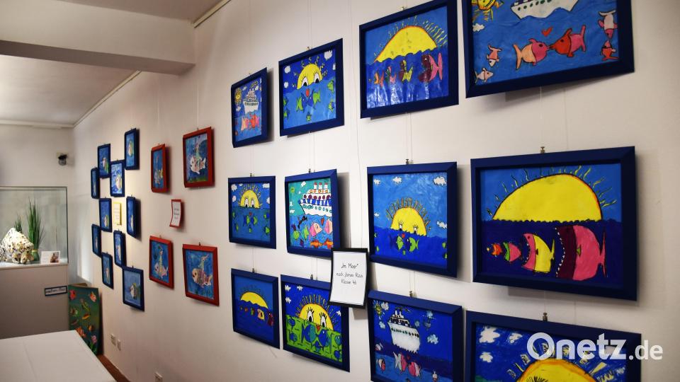 Sehr liebenswert ist die Ausstellung der Grundschulkinder zum Jubiläum. Bild: ubb