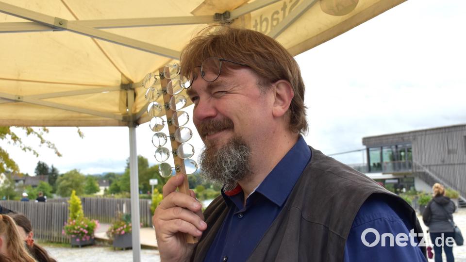 Lehrer Christian Lauterbach hat seiner Klasse mit 15 Schülern versprochen, pro Runde 50 Cent zu spenden - Insgesamt gibt der Lehrer nun 100 Euro für das Projekt. Bild: ubb
