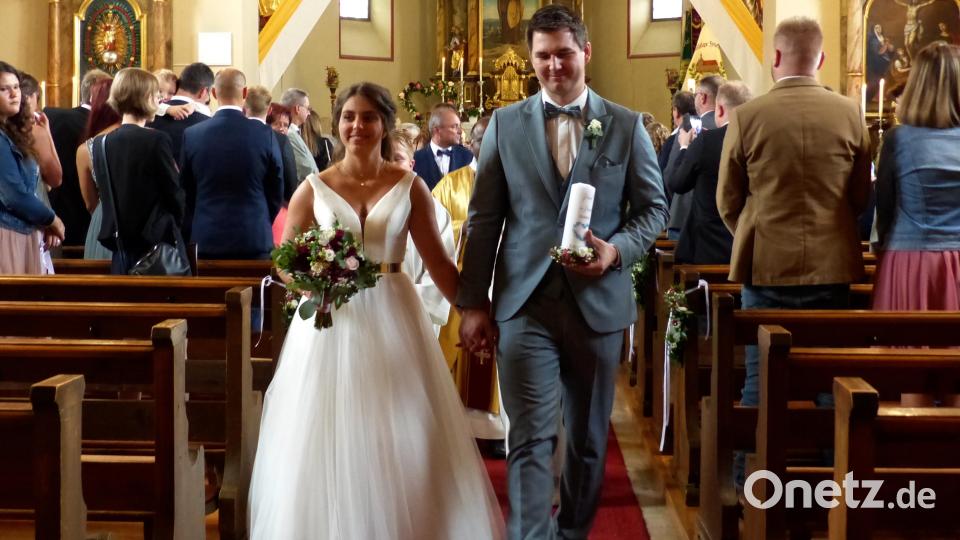 Das Frischvermählte Brautpaar Ann-Katrin und Johannes. Bild: sl