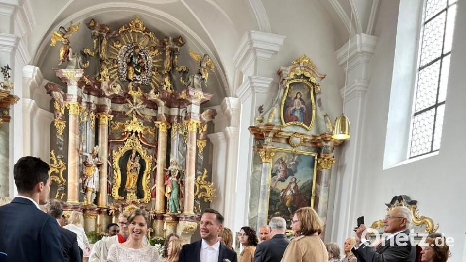 In der Kirche Mariä Heimsuchung gaben sich Franziska und Christoph Gradl das Jawort. Bild: kki