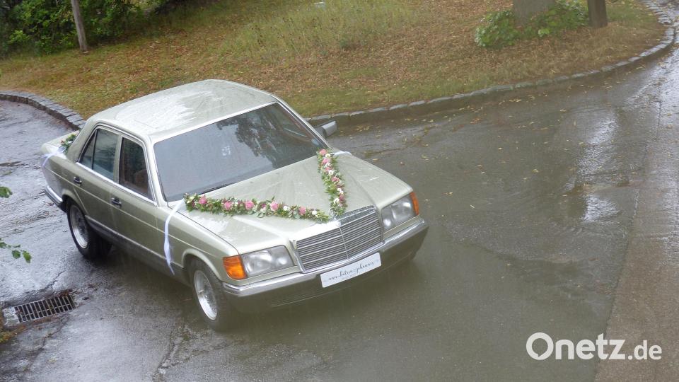 Das Brautauto, ein Oldtimer, Mercedes S-Klasse. Bild: sl