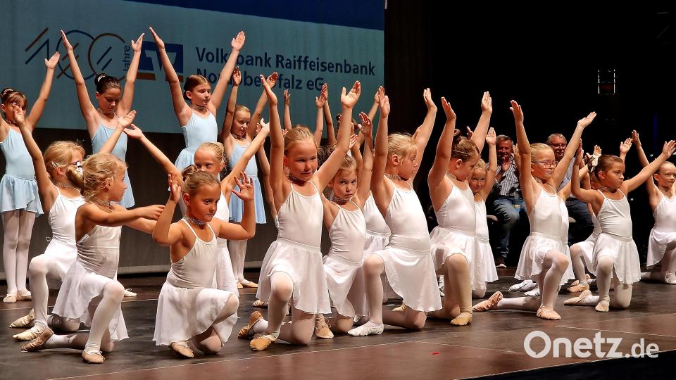 Die Elevinnen von B.I.S:-Ballett traten auf. Bild: R. Kreuzer
