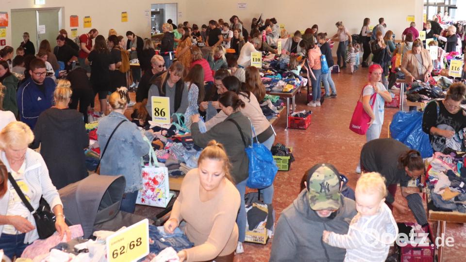 Aus einem Großen Angebot konnten sich die Kunden bedienen. Auch so manches Schnäppchen wurde gemacht. Bild: myd