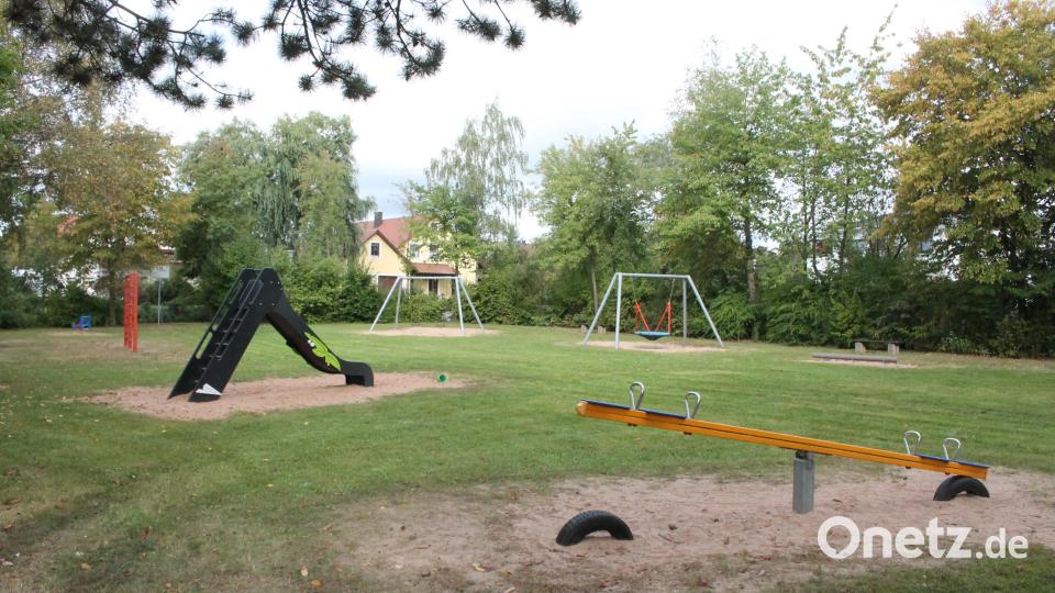 Das Spielgeräte-Angebot auf dem Steinbühl-Spielplatz soll verbessert werden. Eine entsprechende Anregung einer Bürgerin kam im Stadtrat gut an. Bild: bjp