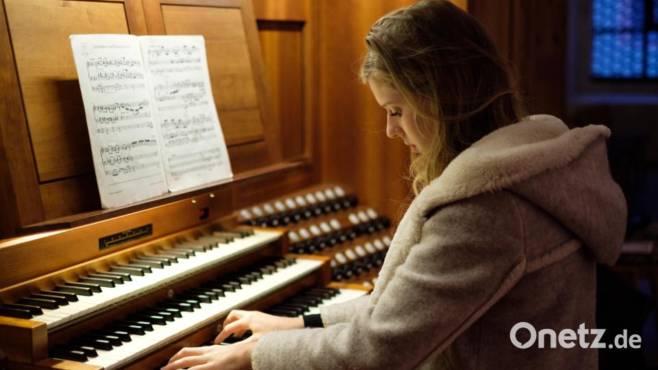 Auch Antonia Wechsler spielte beim Konzert zu Ehren Max Regers. Bild: Jeremias Kaiser/exb