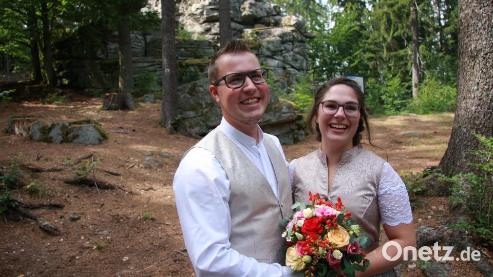 Andreas und Christina Robl haben am Hackelstein geheiratet. Bild: wro