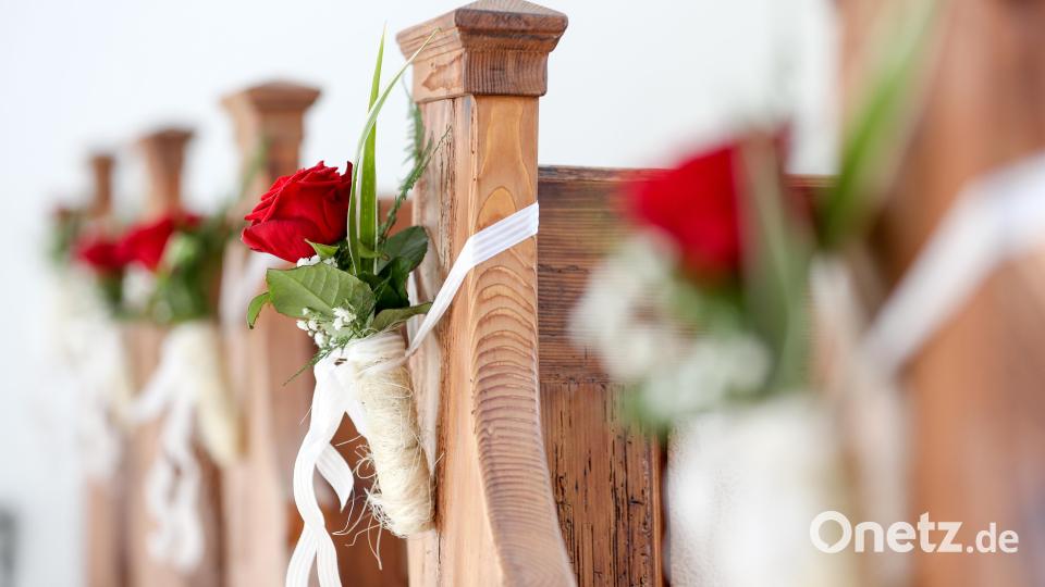 Viele Paare in der Region müssen dieses Jahr auf den schönsten Tag im Leben verzichten: Etliche Amberger sagten ihre Hochzeit, die im Frühjahr beziehungsweise im Sommer geplant war, ab. Bild: Jan Woitas/dpa