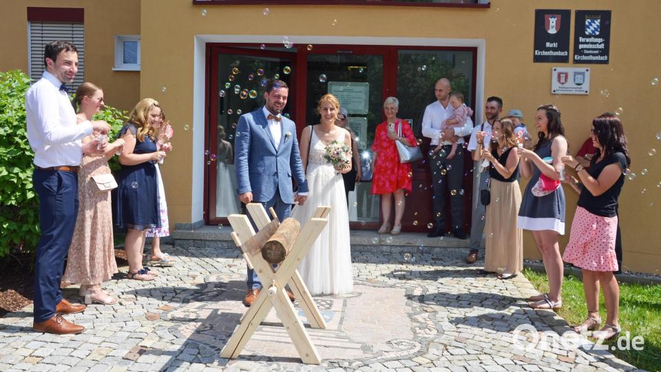 Christopher Leipold und Isabell Brunner haben sich in Kirchenthumbach das Jawort gegeben. Bild: ü
