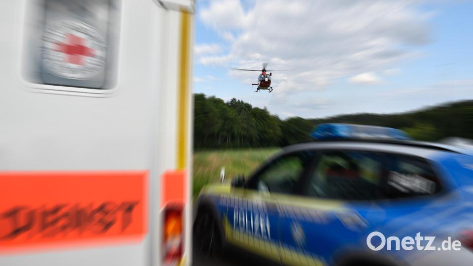 Am Mittwoch suchen die Beamten der Kriminalpolizei erneut nach der seit Donnerstag vermissten 44-Jährigen bei Amberg. Symbolbild: Petra Hartl