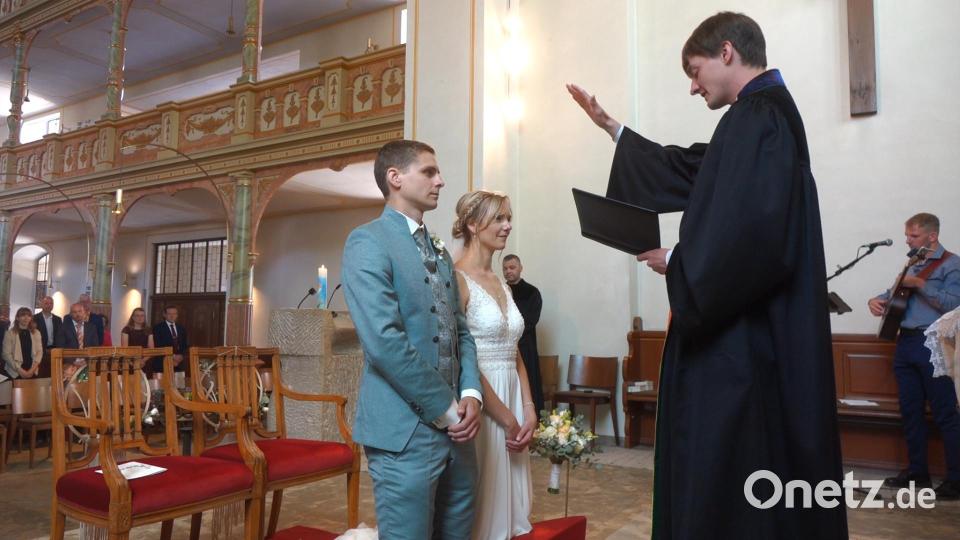 Der evangelische Pfarrer von Auerbach, Michael Heran traute und segnete Rene und Marina Schuster. Bild: wku