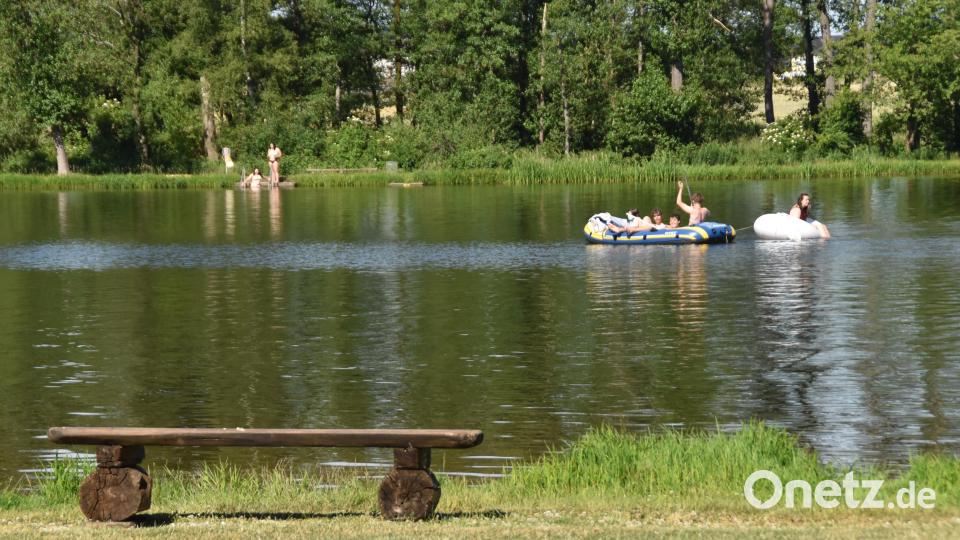 Bei der Hitze trieb es manch Bürger ins Schätzlerbad. Bild: hcz