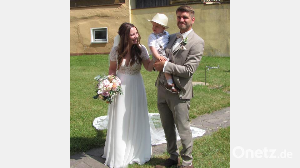 Söhnchen Leopold war bei der Trauung seiner Eltern mit dabei. Bild: sei