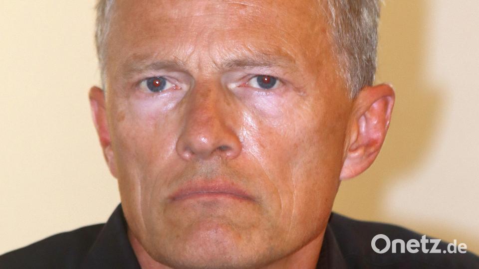 Alexander Süßmuth von der Münchener Planungsgesellschaft Stadt-Land-Verkehr zeigte die Verkehrsflusserkenntnisse anhand von Graphiken, allerdings mit Zahlen von 2016, wie die Anwohner des Kugelplatzes bemängelten. Bild: mfh