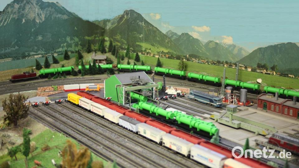 Oder ein Müllzug samt Verladestation. Bild: Horst Scheiner/exb