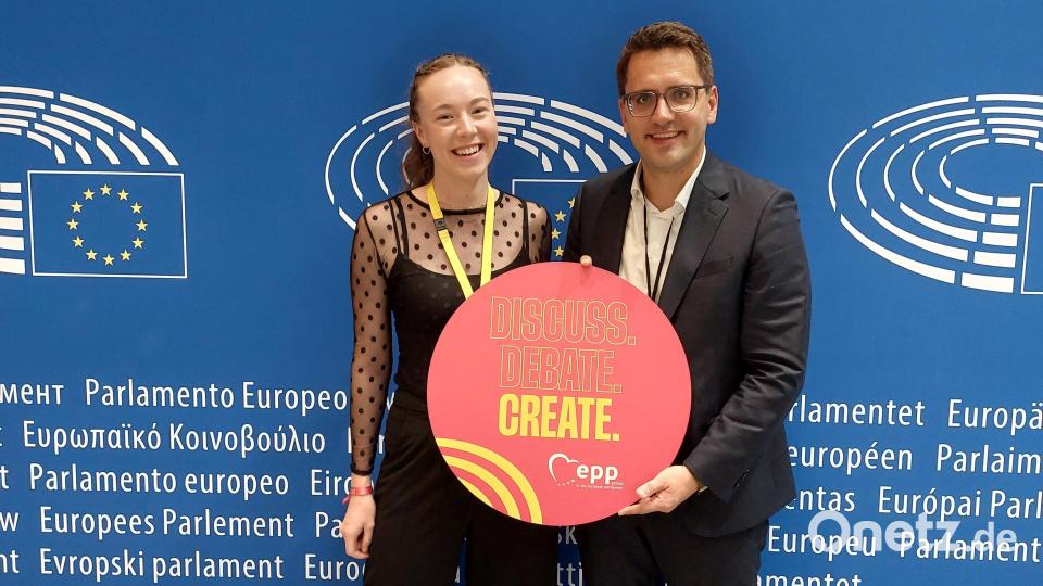 Ann-Kathrin Dorner aus Eschenbach bei EPP Youth Week in Brüssel. Bild: Kevin Bayer/exb