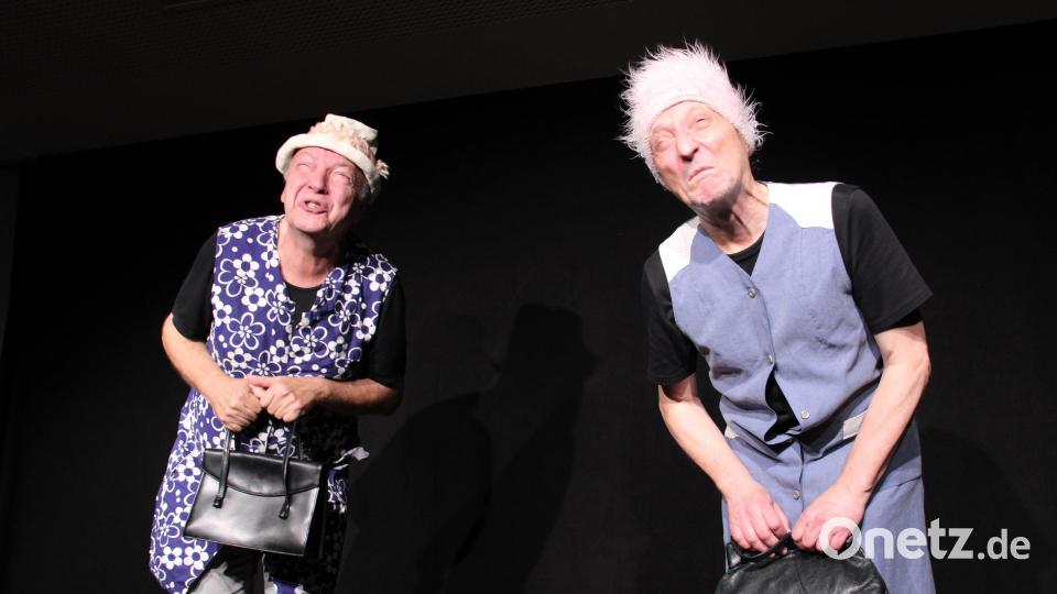 Ein Feuerwerk an Klamauk und Improvisation, einen Spaß an Wortspielen und Wortakrobatik, bringt die Kabarettgruppe &quot;Stachelbär&quot; auf die Kleinkunstbühne der Futura. Bild: prh