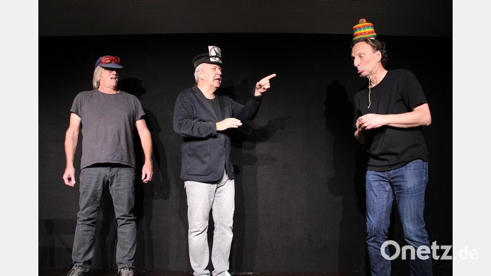 Ein Feuerwerk an Klamauk und Improvisation, einen Spaß an Wortspielen und Wortakrobatik bringt die Kabarettgruppe &quot;Stachelbär&quot; auf die Kleinkunstbühne der Futura. Bild: prh