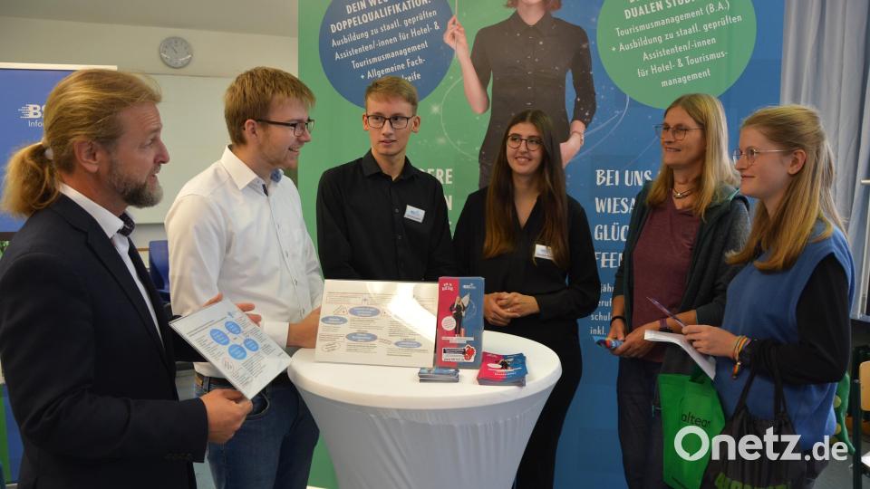 Das Berufsschulzentrum Wiesau warb mit dem Hotel- und Tourismusmanagement um neue Schüler. Bild: jr