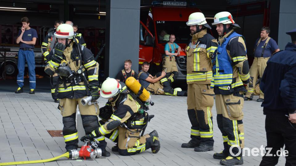Vier Gruppen der Feuerwehr Tirschenreuth absolvierten die Leistungsprüfung „Die Gruppe im Löscheinsatz“. Bild: Feuerwehr/exb