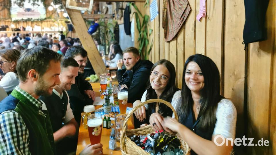 Super Stimmung im aufwendig dekorierten Fuchsberger Stodl. Bild: Portner