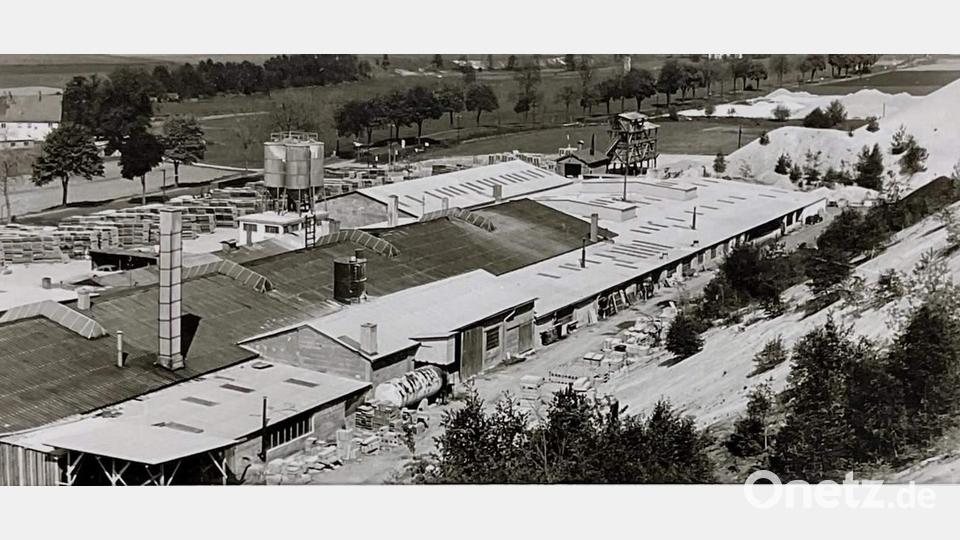 Das Betriebsgelände des Betonwerks Hirschau, Stoellger &amp; Co lag östlich des Areals der Amberger Kaolinwerke unmittelbar an der Bundesstraße 14 und an der Bahnlinie zwischen Schnaittenbach und Amberg. Bild: Archiv Schulz