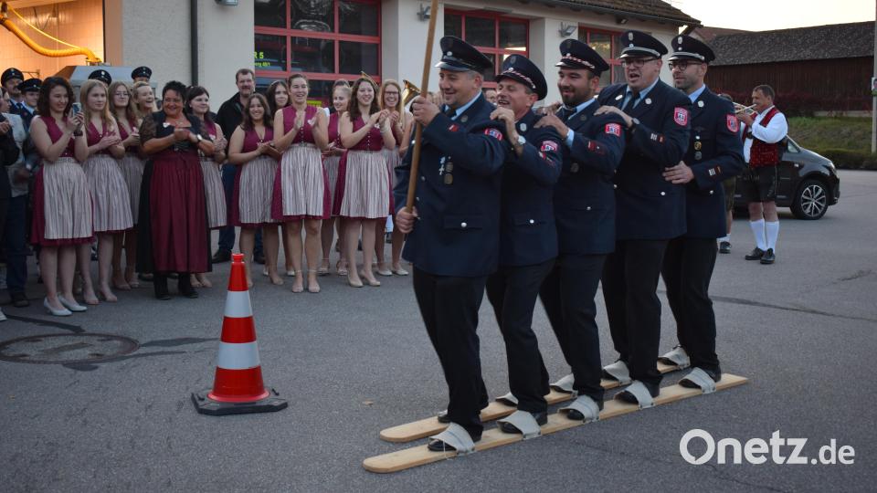 Bei der Wernberger Feuerwehr marschieren alle im gleichen Schritt. Bild: bnr