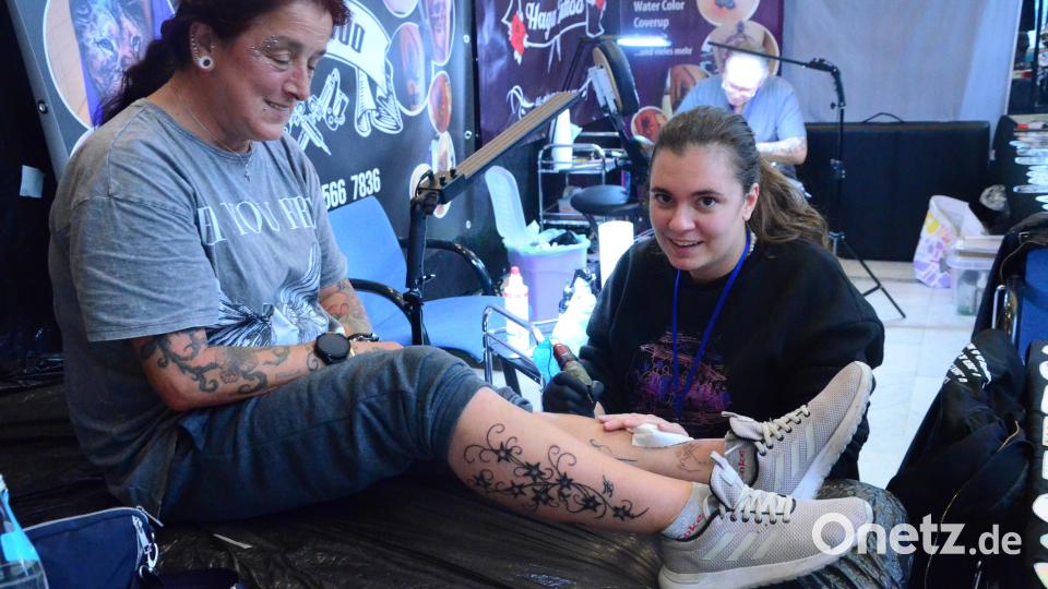 Bis aus Waldsassen sind die Tattoo-Freunde angereist. Bild: Kunz