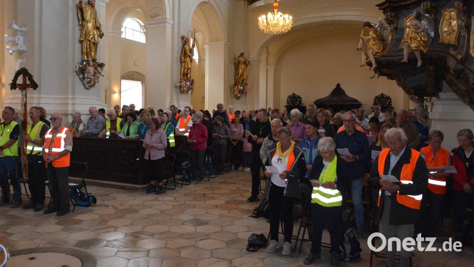 Blick in die vollbesetzte Wallfahrtskirche Maria Kulm. Bild: jr