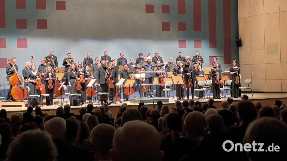 Wie beim Meisterkonzert aus dem letzten Jahr mit dem Kammerorchester Basel, kann das Publikum auch diese Saison wieder die gute Akustik der Max-Reger-Halle in einzigartigen Konzerten erleben. Bild: Sebastian Schwarzmeier/Weidener Meisterkonzerte e.V.