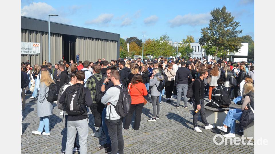 Die OTH heißt ihre Erstsemester willkommen. Bild: Kunz