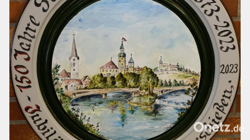 Diese Bürgerscheibe, angefertigt von Vereinsmitglied Siegfried Ries, wird bei der Preisverleihung an den besten Schützen ausgehändigt. Bild: mab