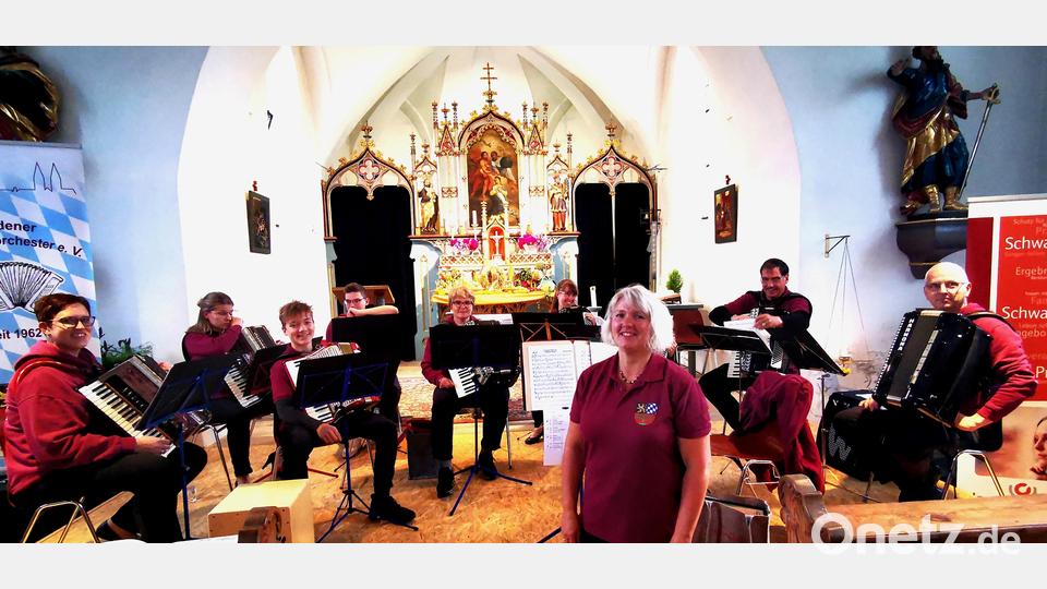 Das Benefizkonzert kommt beim Publikum bestens an. Bild: Heike Reil/exb