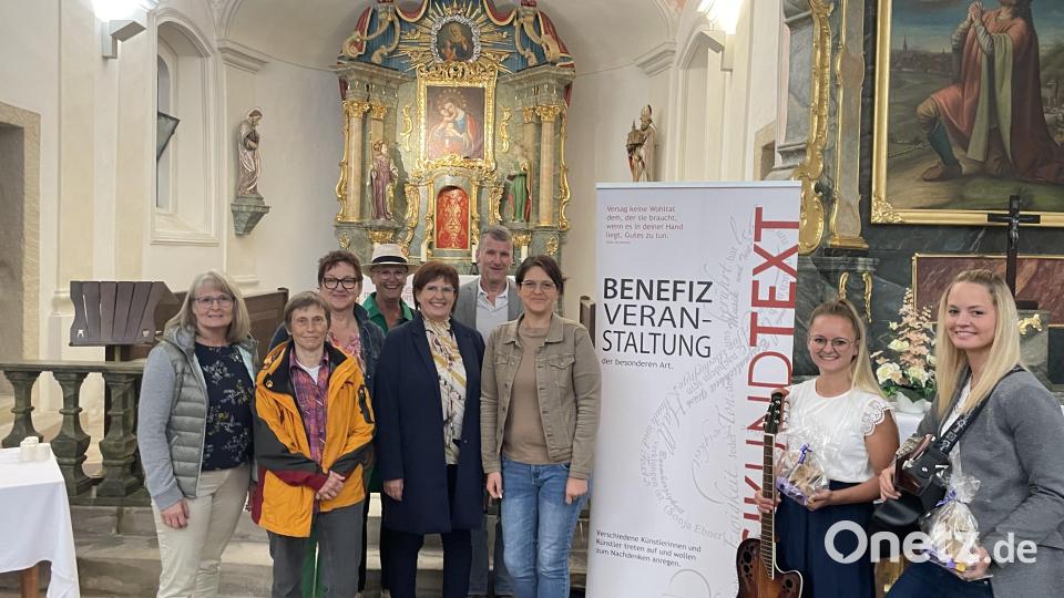 Die „Mut“-Benefiz-Veranstaltung in Grafenwöhr zugunsten der offenen Ganztagsschule wird gut angenommen. Bild: Christiane Mandl/exb