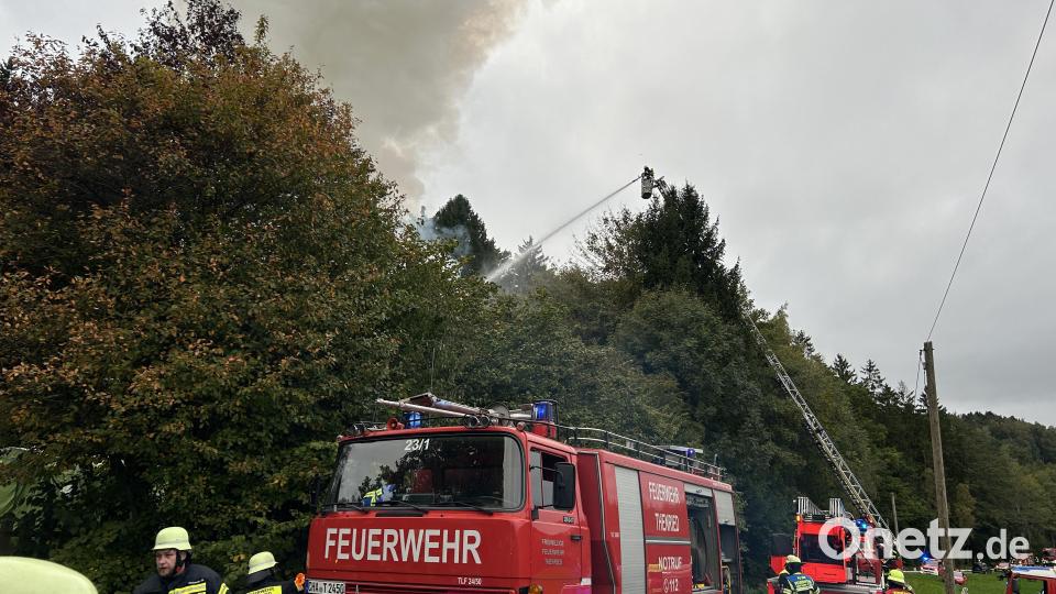 In Rimbach im Landkreis Cham hat eine Scheune gebrannt. Bild: Kreisbrandinspektion Cham