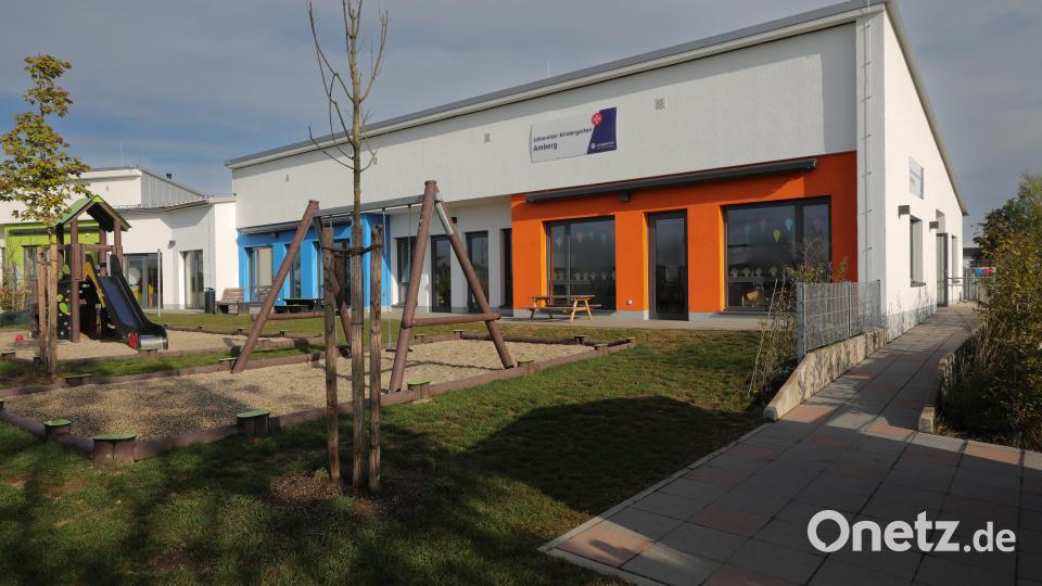 Johanniter weihen in Amberg an einem Tag Kindergarten und Kinderkrippe